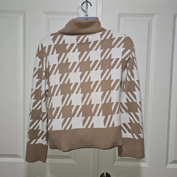 NWT Laundry By Shelli Segal Ivory And Camel Houndstooth Sweater - Picture 2 of 5